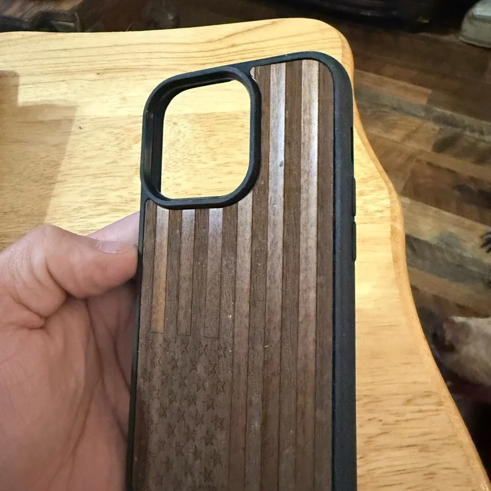 Men’s iPhone 14 Pro cases.